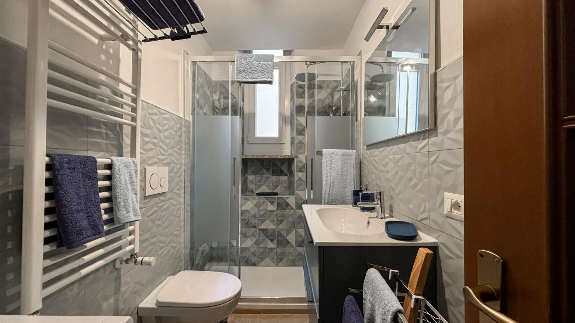 Elegant Three-Room Apartment In Porta Romana Milán
