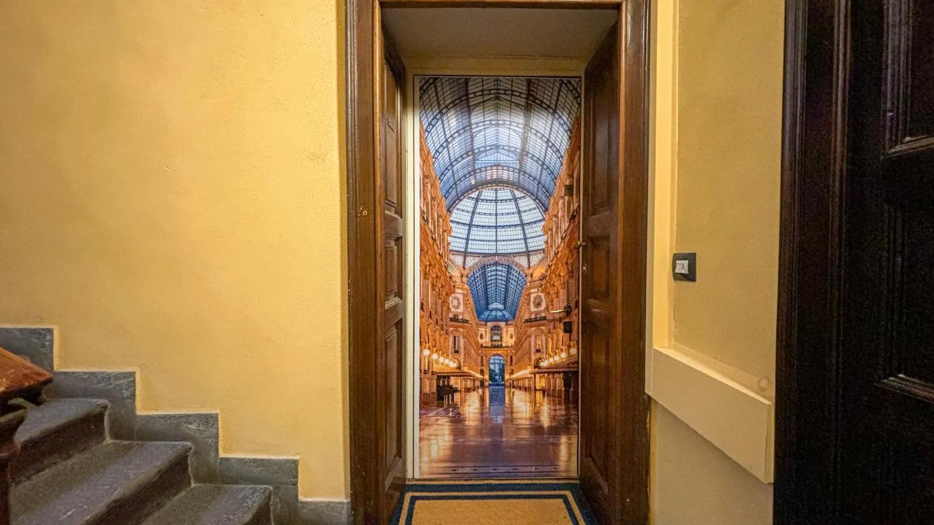 Elegant Three-Room Apartment In Porta Romana Milan Italy
