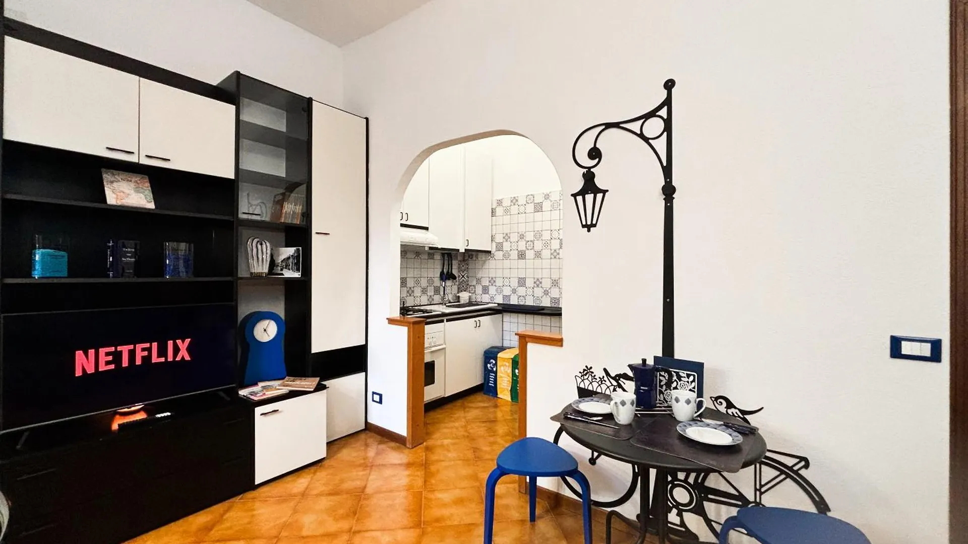 Elegant Three-Room Apartment In Porta Romana Milan