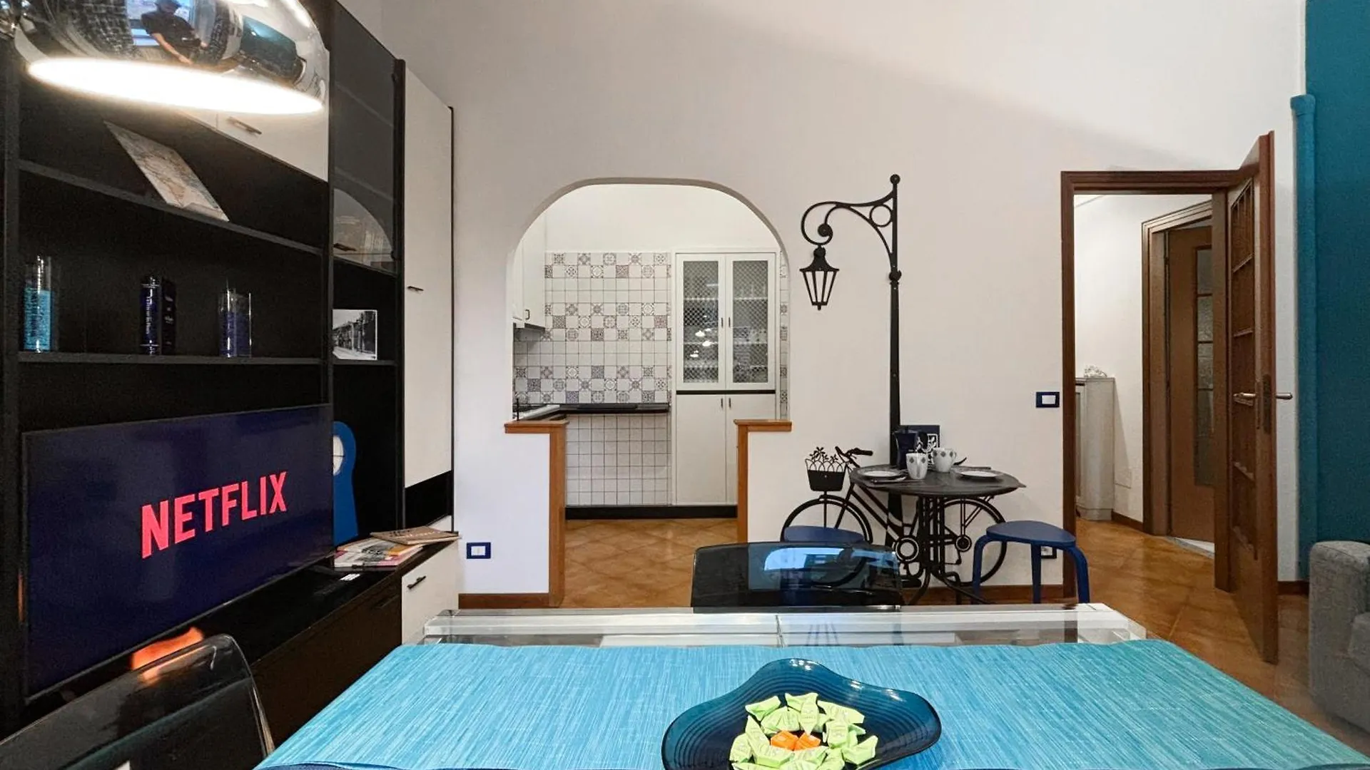 Elegant Three-Room Apartment In Porta Romana Milan Italy